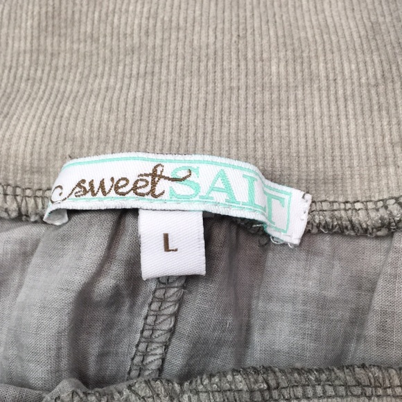 Sweet Salt Skirt - Picture 3 of 4